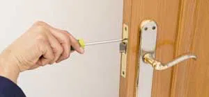 Affordable Locksmith Services Phoenix, AZ 480-612-9208 - trunk-unlock-01